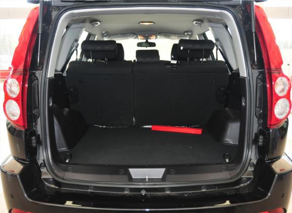 哈弗H5 2010款 智尊版 2.4L 四驱舒适型 车厢座椅   后备厢