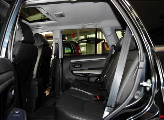 哈弗H5 2010款 智尊版 2.4L 四驱超豪华型 车厢座椅   后排空间
