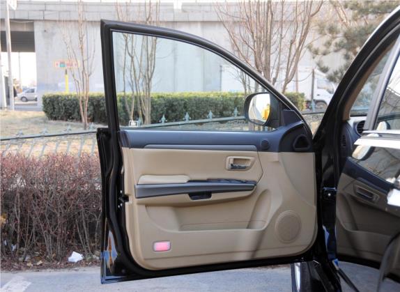 哈弗H5 2011款 欧风版 绿静2.0T自动四驱豪华型 车厢座椅   前门板
