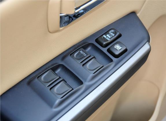 哈弗H5 2011款 欧风版 绿静2.0T自动四驱豪华型 车厢座椅   门窗控制