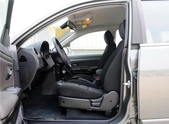 哈弗H5 2012款 智尊版 绿静2.0T自动两驱舒适型 车厢座椅   前排空间