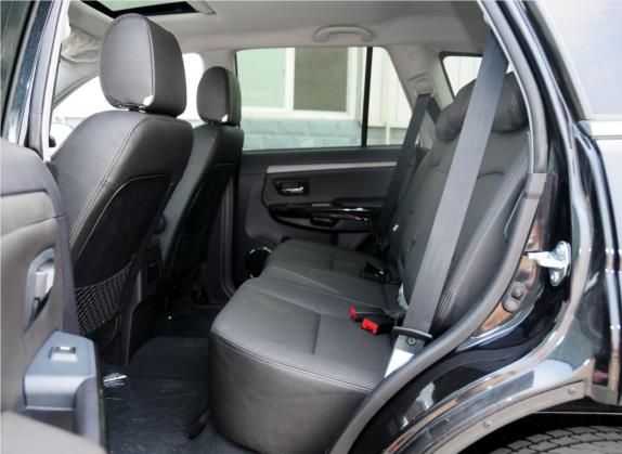 哈弗H5 2012款 智尊版 绿静2.0T自动两驱超豪华型 车厢座椅   后排空间