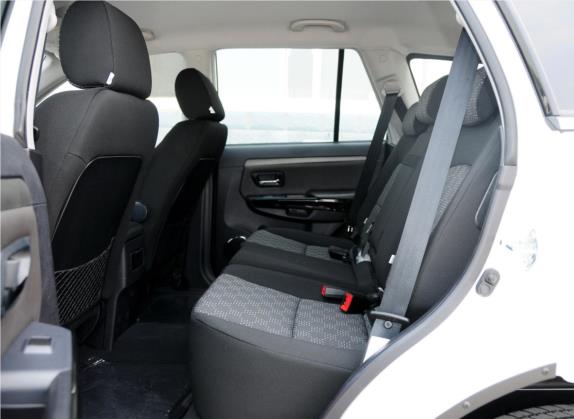 哈弗H5 2012款 智尊版 绿静2.0T自动四驱舒适型 车厢座椅   后排空间