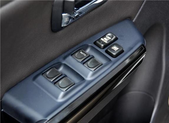 哈弗H5 2012款 智尊版 绿静2.0T自动四驱舒适型 车厢座椅   门窗控制