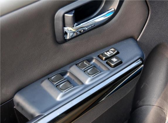 哈弗H5 2012款 智尊版 绿静2.0T自动四驱豪华型 车厢座椅   门窗控制