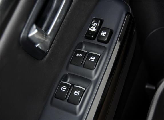 哈弗H5 2013款 智尊版 2.0T手动四驱精英型 车厢座椅   门窗控制