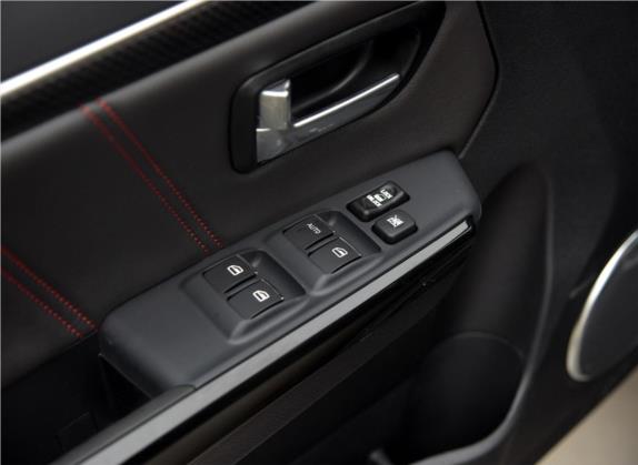 哈弗H5 2015款 2.0T 手动两驱精英型 车厢座椅   门窗控制