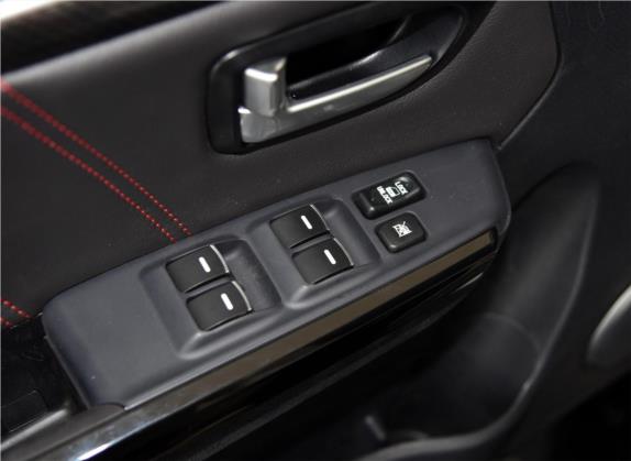 哈弗H5 2015款 2.0T 手动四驱尊贵型 车厢座椅   门窗控制