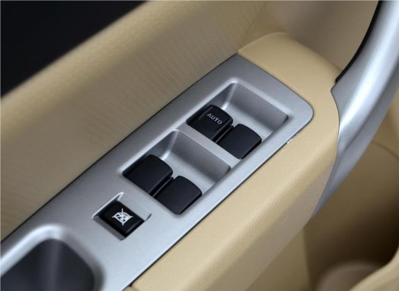 哈弗H6 2011款 2.0L 手动两驱尊贵型 车厢座椅   门窗控制