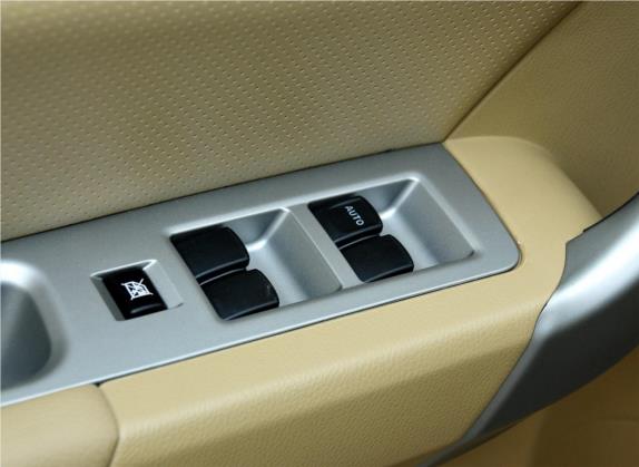 哈弗H6 2012款 2.4L 手动两驱都市型 车厢座椅   门窗控制