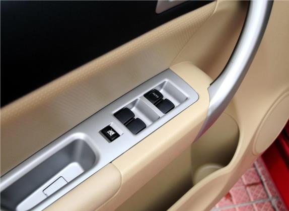 哈弗H6 2012款 2.4L 手动两驱精英型 车厢座椅   门窗控制
