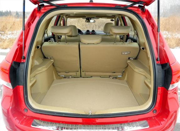 哈弗H6 2012款 1.5T 手动两驱尊贵型 车厢座椅   后备厢