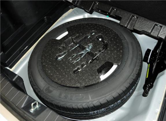 哈弗H6 2013款 升级版 1.5T 手动四驱精英型 其他细节类   备胎