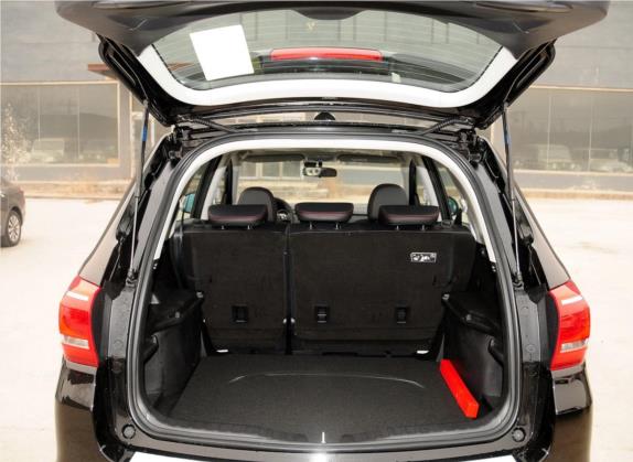 哈弗H6 2013款 运动版 1.5T 手动四驱精英型 车厢座椅   后备厢