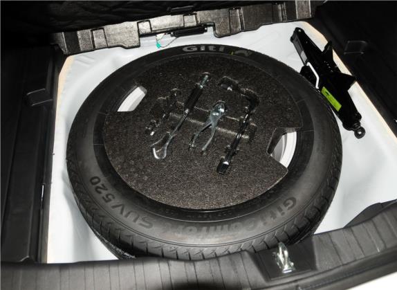 哈弗H6 2013款 运动版 1.5T 手动四驱尊贵型 其他细节类   备胎