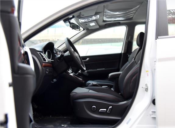 哈弗H6 2015款 改款 运动版 1.5T 手动两驱精英型 车厢座椅   前排空间