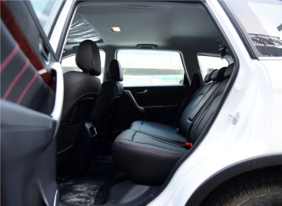 哈弗H6 2015款 改款 运动版 1.5T 手动两驱精英型 车厢座椅   后排空间