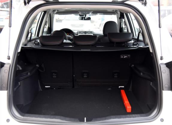 哈弗H6 2015款 改款 运动版 1.5T 手动两驱精英型 车厢座椅   后备厢