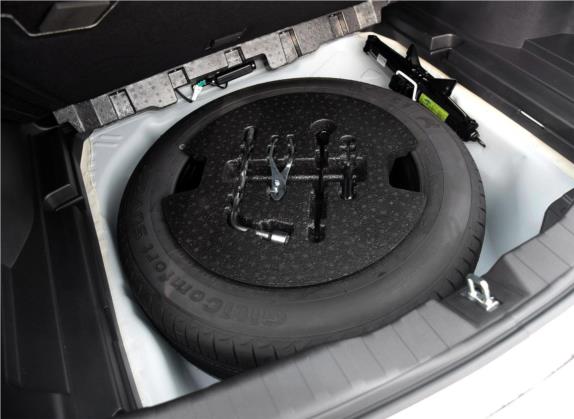 哈弗H6 2016款 升级版 2.0T 柴油 手动两驱都市型 国IV 其他细节类   备胎