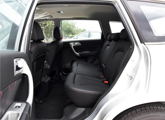 哈弗H6 2016款 升级版 2.0T 柴油 手动四驱精英型 国IV 车厢座椅   后排空间