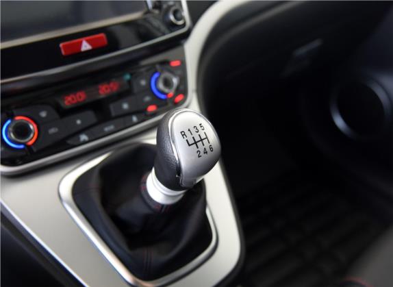 哈弗H6 2017款 蓝标 运动版 1.5T 手动两驱精英型 中控类   挡把