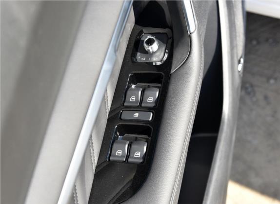 哈弗H6 2017款 红标 1.5T 自动两驱智尚型 车厢座椅   门窗控制