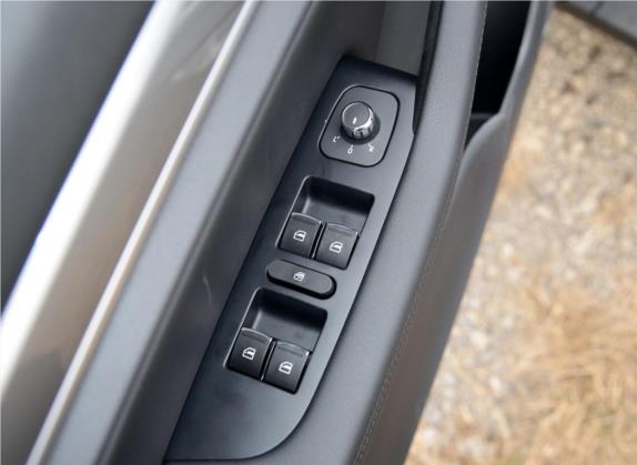 哈弗H6 2018款 红标 运动版 1.5T 手动两驱精英型 车厢座椅   门窗控制