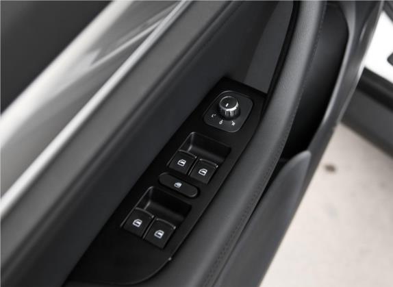 哈弗H6 2018款 蓝标 运动版 1.5T 手动两驱精英型 车厢座椅   门窗控制