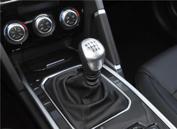 哈弗H6 2018款 运动版 1.5T 手动两驱精英型 国V 中控类   挡把