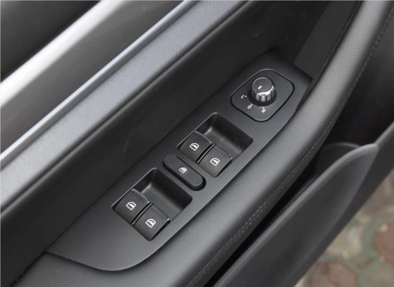 哈弗H6 2018款 运动版 1.5T 手动两驱精英型 国V 车厢座椅   门窗控制