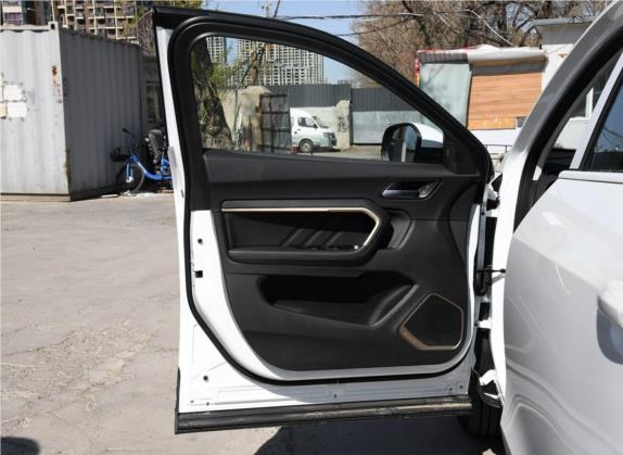 哈弗H6 2019款 1.5GDIT 自动冠军版 国V 车厢座椅   前门板