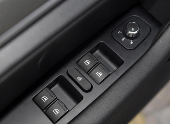 哈弗H6 2019款 运动版 1.5T 自动两驱精英型 国VI 车厢座椅   门窗控制