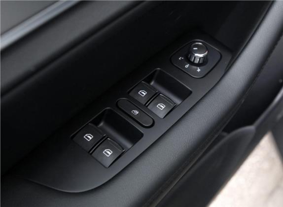 哈弗H6 2019款 运动版 1.5T 自动两驱尊贵智联型 国VI 车厢座椅   门窗控制