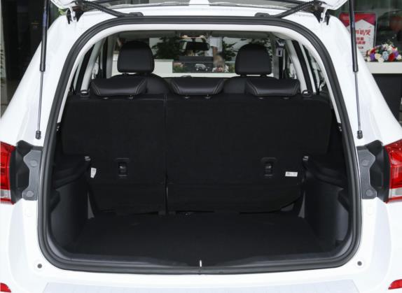 哈弗H6 2021款 运动版 1.5T 自动精英智联型 六边形格栅 车厢座椅   后备厢