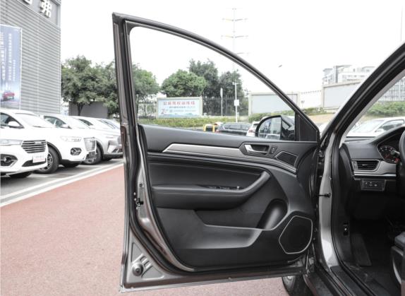 哈弗H6 2021款 运动版 1.5T 自动精英智联型 U型格栅 车厢座椅   前门板