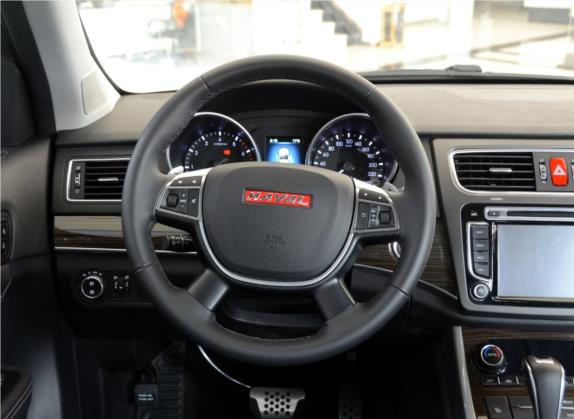 哈弗H8 2015款 2.0T 两驱标准型 中控类   驾驶位