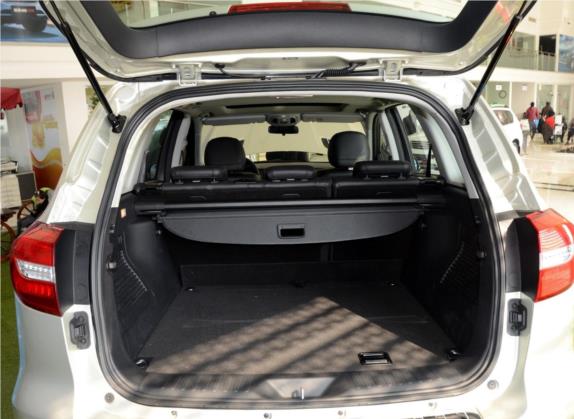 哈弗H8 2015款 2.0T 两驱标准型 车厢座椅   后备厢