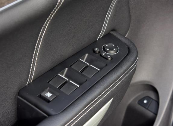 哈弗H8 2015款 2.0T 四驱标准型 车厢座椅   门窗控制