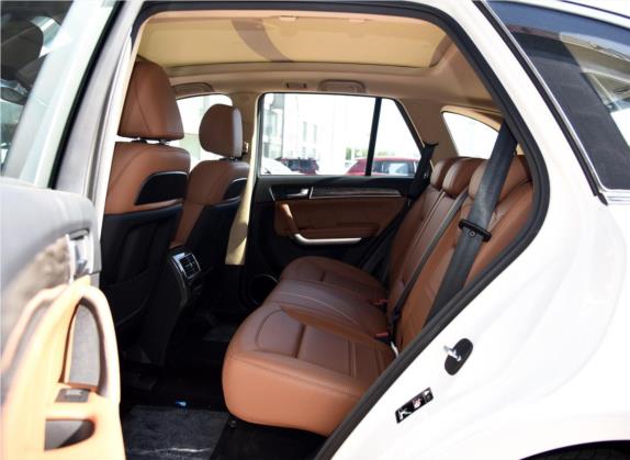 哈弗H8 2015款 2.0T 四驱舒适型 车厢座椅   后排空间