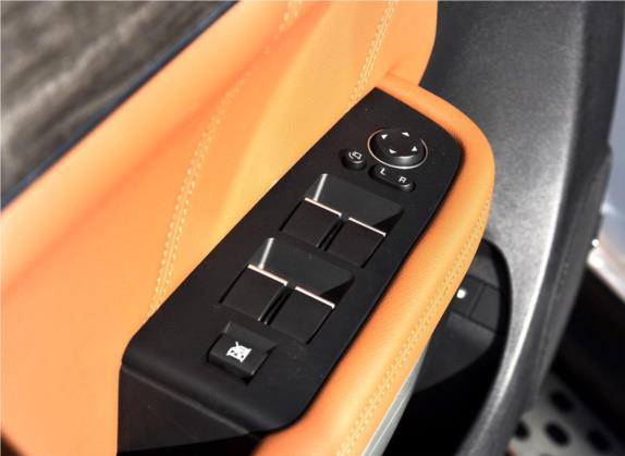 哈弗H8 2015款 2.0T 四驱舒适型 车厢座椅   门窗控制