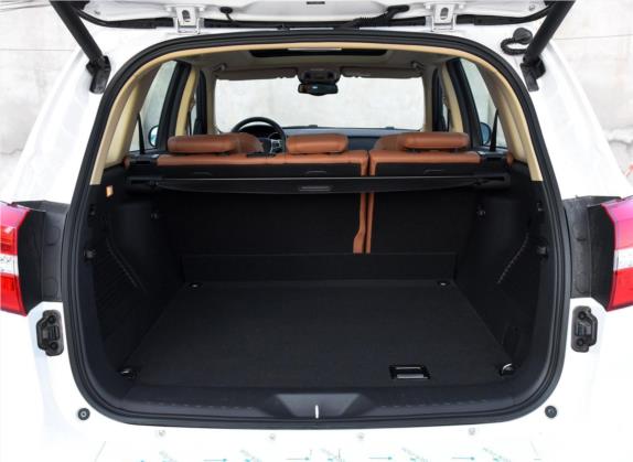 哈弗H8 2015款 2.0T 四驱精英型 车厢座椅   后备厢