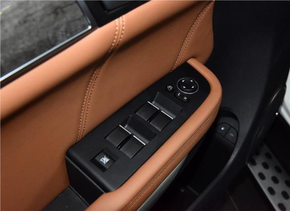 哈弗H8 2015款 2.0T 两驱精英型 车厢座椅   门窗控制