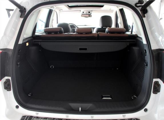 哈弗H8 2017款 2.0T 汽油两驱智享型 车厢座椅   后备厢
