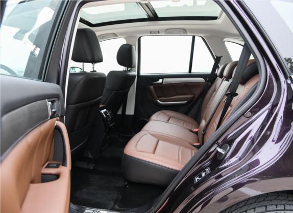 哈弗H8 2017款 2.0T 汽油四驱智享型 车厢座椅   后排空间