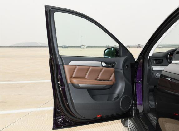 哈弗H8 2017款 2.0T 汽油四驱智享型 车厢座椅   前门板