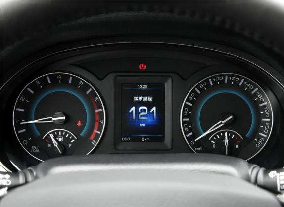 哈弗H2 2016款 红标 1.5T 手动两驱舒适型 中控类   仪表盘