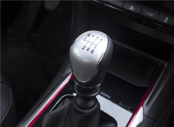 哈弗H2 2017款 蓝标 1.5T 手动四驱豪华型 中控类   挡把