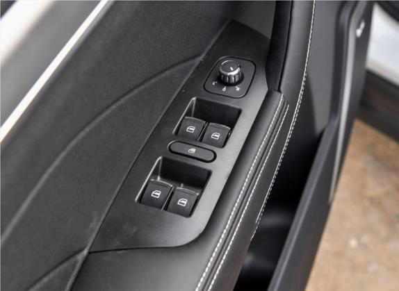 哈弗H7 2018款 蓝标H7 2.0T 自动智享型 车厢座椅   门窗控制