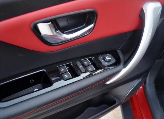 哈弗H1 2015款 1.5L 手动豪华型 车厢座椅   门窗控制