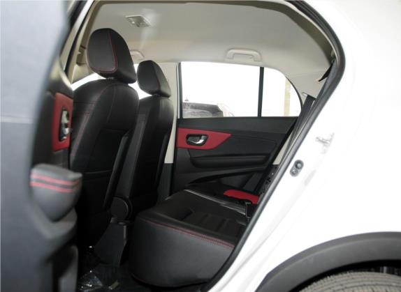 哈弗H1 2015款 1.5L 手动都市型 车厢座椅   后排空间